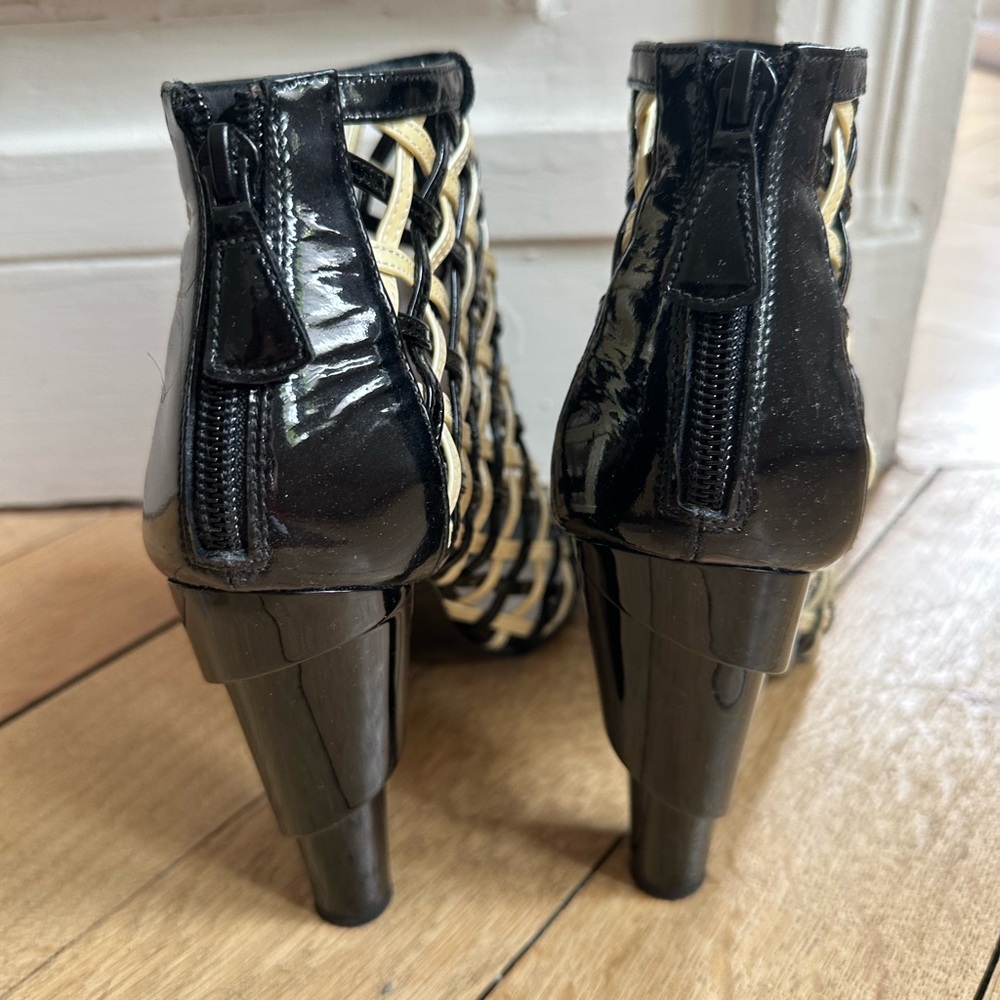 CHANEL Black and Cream Woven Boots - Picture 5 of 13